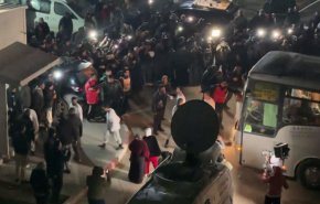  بعد مماطلات الاحتلال..  620 أسير فلسطيني يعانقون الحرية
