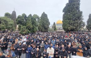  90 ألفا يؤدون الجمعة الأولى من شهر رمضان بالمسجد الأقصى