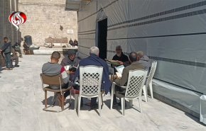 أهالي غزة يعمرون أحد أقدم المساجد الفلسطينية في شهر رمضان