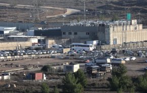 الأسرى في سجن 'عوفر' يواجهون ظروفا واعتداءات قاسية
