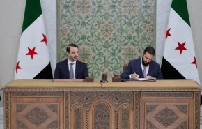 الجولاني يوقع مسودة الإعلان الدستوري في سوريا