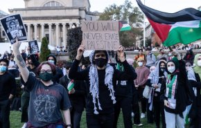 اعتقال طالبة فلسطينية في أمریکا بسبب احتجاجات مؤيدة لفلسطين