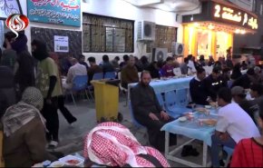 شاهد.. عائلة من السماوة تجمع الصائمين على مائدة الإفطار الجماعي