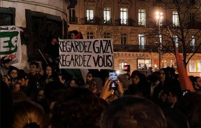 آلاف الناشطين يخرجون في مسيرات عالمية دعمًا لفلسطين+فيديو والصور
