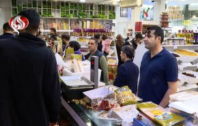الايرانيون يستعدون للاحتفال بالعام الجديد + فيديو