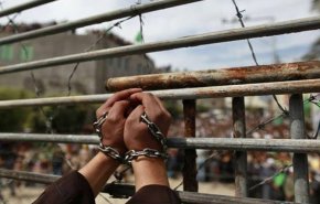 حماس تحذر من استمرار الانتهاكات بحق الأسرى في سجون الاحتلال