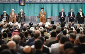 قائد الثورة: اليوم جزء من العالم الإسلامي يعاني من جراح بالغة