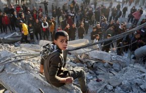 29 شهيدا حصيلة مجزرة قصف نازحي مدرسة حي التفاح في غزة