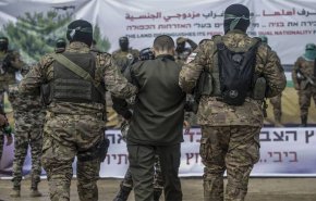 أبو عبيدة: نصف الأسرى الأحياء يتواجدون بمناطق طالب الاحتلال بإخلائها