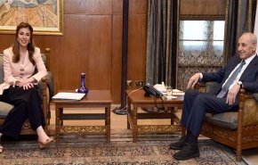 شاهد..مورغان أورتاغوس تخفي قلادتها خلال لقاءها بنبيه بري!