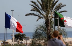 فرنسا ترد على الجزائر بطرد موظفين واستدعاء سفيرها