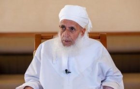 مفتي سلطنة عمان يستنكر تأييد دول عربية لطلب الاحتلال بتسليم سلاح المقاومة