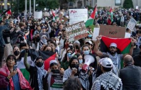 تواطؤ الجامعات الأمريكية مع إدارة ترامب في طرد الطلاب الدوليين