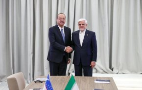 النائب الاول للرئيس الايراني يستقبل رئيس وزراء أوزبكستان رسميا