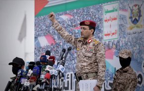 القوات المسلحة اليمنية تستهدف مطار 