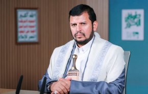 السيد الحوثي:الإحتلال يستهدف مطار صنعاء لإعاقة سفر الحجاج