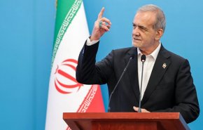 پزشکیان در حرم امام (ره): وحدت مسلمانان، طمع آمریکا و اسرائیل را نابود می‌کند