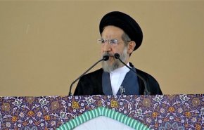 الإمام الخميني (رض) أحدث تحولا عظيما وواسعا في إيران

