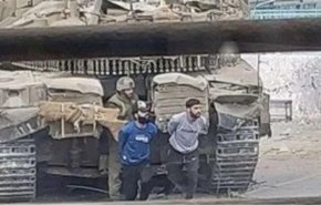صورة جديدة توثق استخدام الاحتلال فلسطينيا بغزة درعا بشريا 
