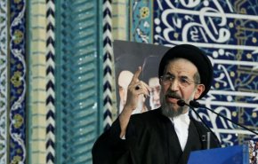 خطيب جمعة طهران: تفعيل 'آلية الزناد' عمل تعسفي 