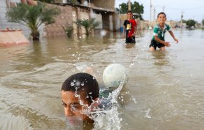 كيف حوّلت الفيضانات أطفالاً إيرانيين إلى متحدثين بلغات أجنبية؟