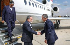 وزير الخارجية الإيراني يصل إلى القاهرة