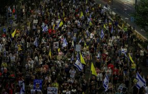 الآلاف يتظاهرون في تل أبيب والقدس مطالبين بصفقة