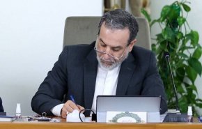 رسالة عراقجي لنظرائه بالعالم بشأن آلية الزناد
