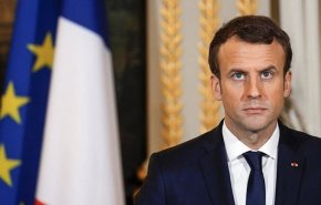 شاهد.. ماكرون يواجه سباق الزمن لتفادي الإنهيار الحكومي!