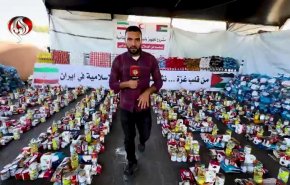 الهلال الأحمر الإيراني يوزع مساعدات عاجلة للنازحين في غزة