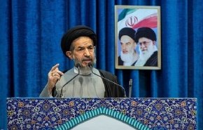 خطيب جمعة طهران: نهج الزهراء (س) يلهم المقاومة، والوحدة سرّ عزّة إيران
