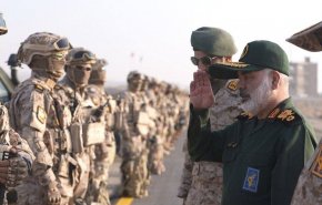 قائد القوة البرية في الحرس الثوري يتفقّد مناورات «سهند 2025»
