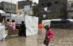 أمطار غزيرة تغرق آلاف خيام النازحين في غزة