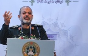 العميد وحيدي: لا يجرؤون على نزع سلاح حزب الله
