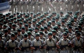 الجيش الايراني يقف كجبل صلب أمام الأعداء