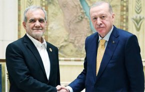 أردوغان يعرض الوساطة بين طهران وواشنطن وبزشكيان يشترط بناء الثقة