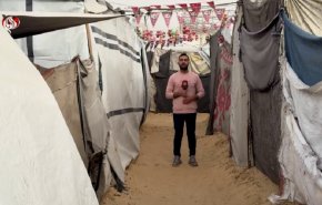 من خيمة النزوح... ريهان تصنع الفرح وتُضيء رمضان بفوانيس الأمل