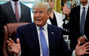حملة ضد ترامب: يقودنا إلى حرب مع ايران لإنهاء برنامج زعم أنه 
