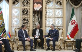 اللواء موسوي: مستعدون لتوسيع التعاون العسكري مع ارمينيا