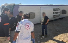 إصابة 27 جنديا إسرائيليا إثر انقلاب حافلتين في النقب