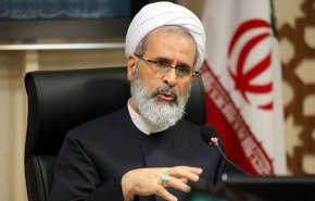 اختيار آية الله علي رضا أعرافي عضوا بمجلس القيادة المؤقت بإيران