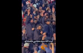 لحظة إعلان قائد الثورة الإسلامية
