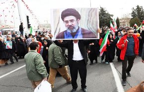 الصحافة الغربية: انتخاب السيد خامنئي علامة على مواصلة المقاومة وفشل ترامب