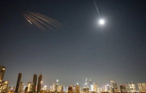 إعلام الاحتلال: صواريخ إيرانية برؤوس متشظية اخترقت الدفاعات وأضرارها جسيمة