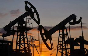 سعر برميل النفط يقفز إلى 105.25 دولار عقب إعلان أمريكي بشأن مضيق هرمز