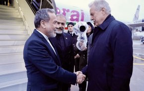 عراقجي يصل مدينة سانت بطرسبرغ للقاء بوتين