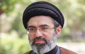 قائد الثورة الإسلامية: تقدم أي وطن مرهونٌ بجناحي العلم والعمل