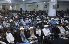 علماء باكستان يبايعون قائد الثورة الإسلامية 
