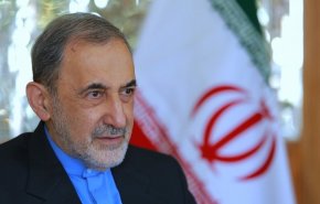 ولايتي لترامب: كل من يلعب مع شريان الحياة العالمي سيضع نفسه في مأزق
