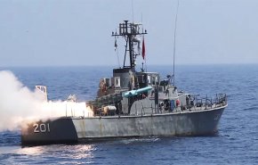 القوة البحرية للجيش تهاجم السفن المعتدية التي خرقت اتفاق وقف اطلاق النار